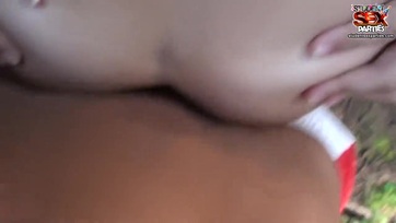 Fiatal páros baszása az anyatermészetben Thumb