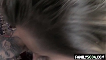 Faszhiányos anyu a fiacskája falloszát happolja reggelire Thumb