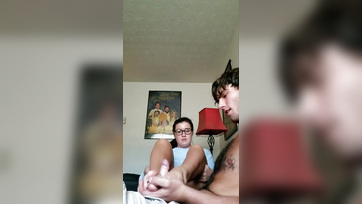 Megrángatta a párja acélos péniszét a szépséges lábikójával Thumb