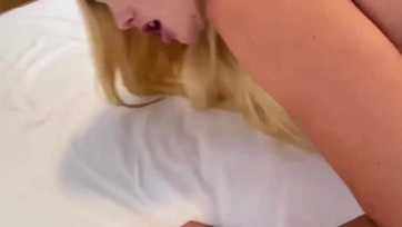 Felállt a kölyök fasza a mostohaanyja mutatós picsájától egyszóval beakasztotta a nunájába Thumb