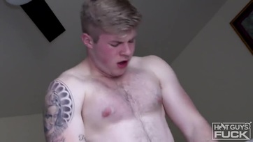 Profin szopikázott a 18 éves tini ribi miközben a forma nyalta a fini punciját Thumb